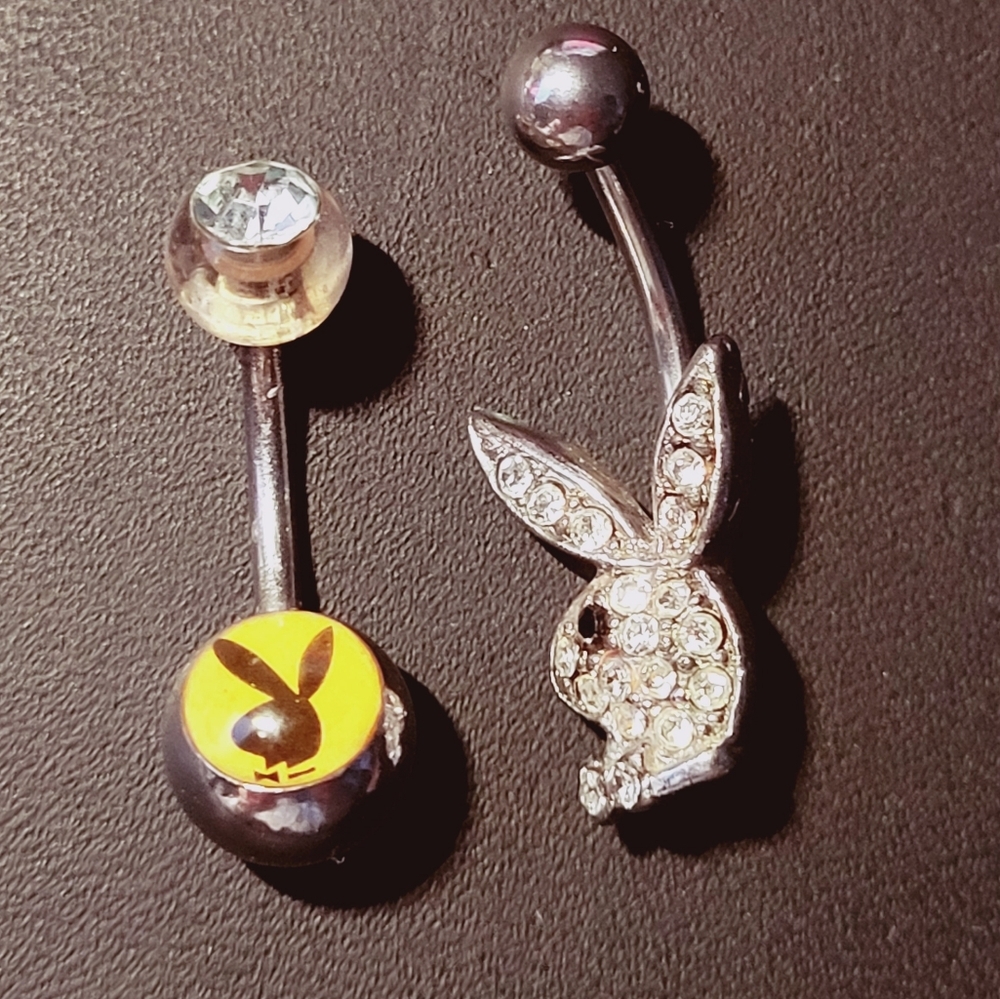 2 Playboy Belly Button Rings - Picture 2 of 2